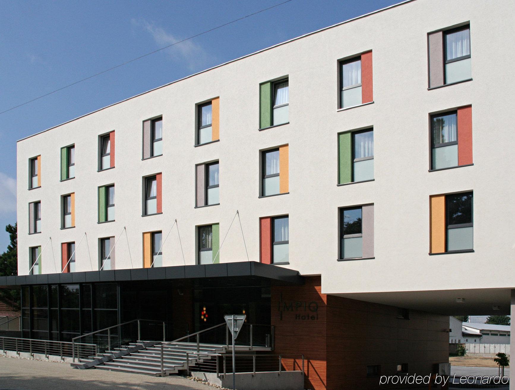 Impiq Hotel Τρνάβα Εξωτερικό φωτογραφία