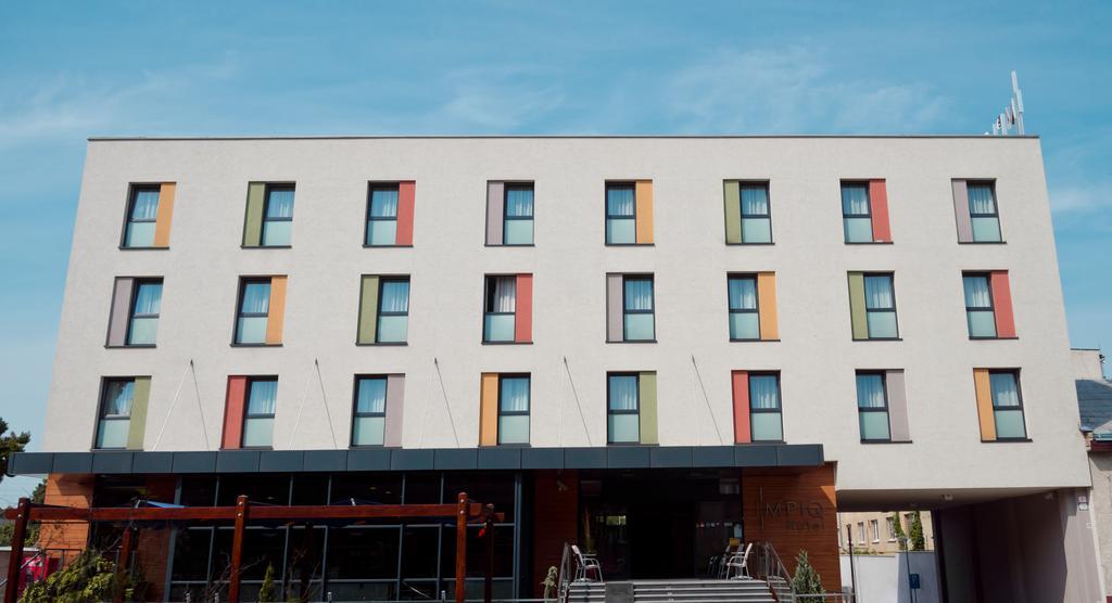 Impiq Hotel Τρνάβα Εξωτερικό φωτογραφία